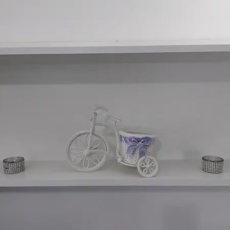 Apartment White *